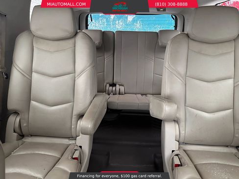 Used 2016 Cadillac Escalade Luxury image 16