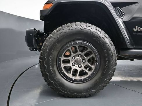 Used 2021 Jeep Wrangler Unlimited Rubicon w/ Xtreme Recon 35" Tire Package AWD/4WD image 17