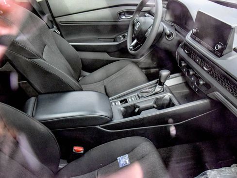 Used 2023 Honda Accord EX image 8