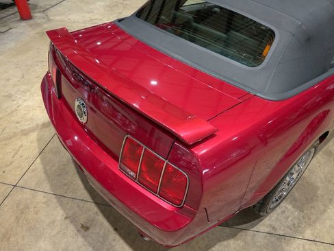Used 2005 Ford Mustang GT Premium RWD image 34