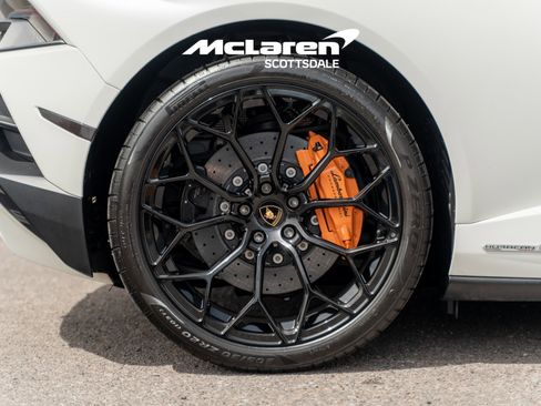 Used 2023 Lamborghini Huracan EVO image 22