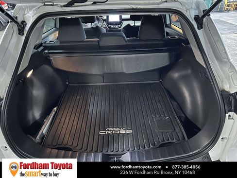 Used 2022 Toyota Corolla Cross LE w/ Moonroof Package image 13
