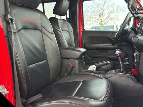 Used 2018 Jeep Wrangler Unlimited Rubicon w/ Dual Top Group image 31