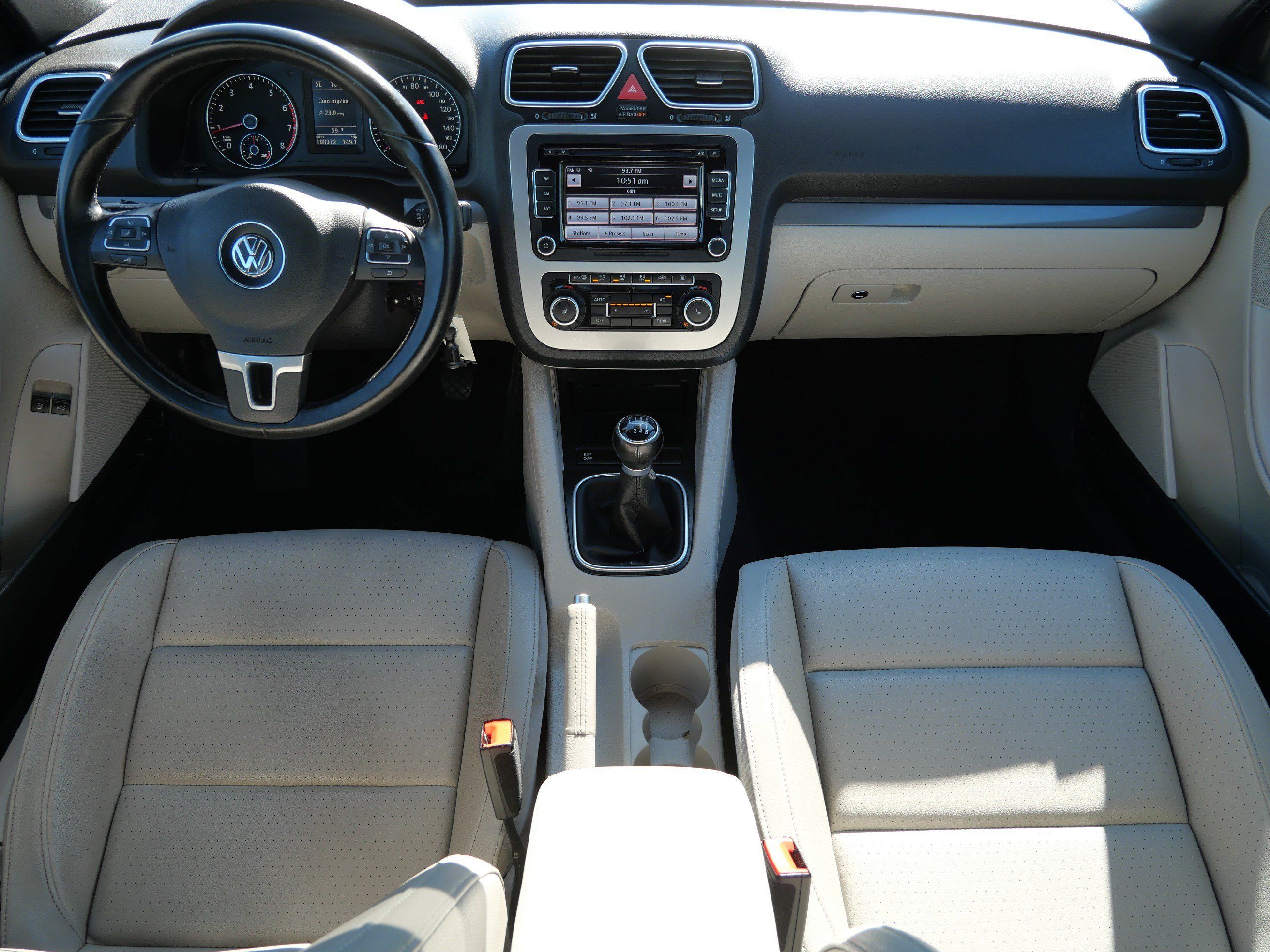 Used 2010 Volkswagen Eos Komfort FWD image 8