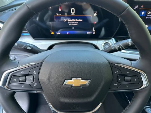Used 2026 Chevrolet Trax LT w/ LT Convenience Package FWD image 23