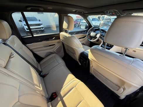 Used 2022 Jeep Grand Cherokee Limited 4xe image 13