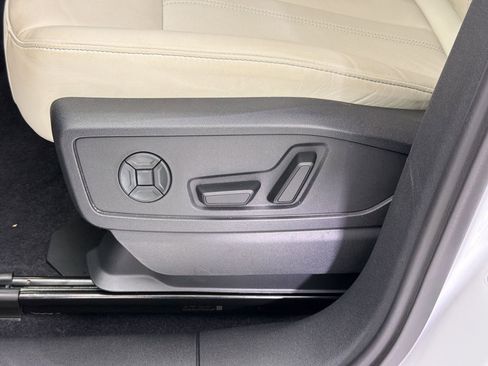 Certified 2025 Audi Q5 Premium w/ Convenience Package AWD/4WD image 12