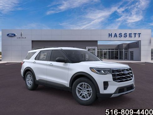 Used 2026 Ford Explorer Active AWD/4WD image 8