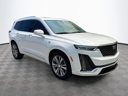 Used 2024 Cadillac XT6 Premium Luxury w/ LPO, Floor Liner Package AWD/4WD image 4