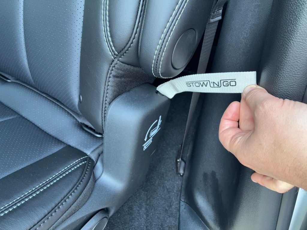 New 2027 Chrysler Pacifica Select FWD image 21