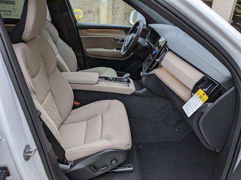 New 2026 Volvo XC90 B5 Core image 22