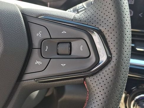 Used 2026 Chevrolet Trax RS w/ Sunroof Package FWD image 7