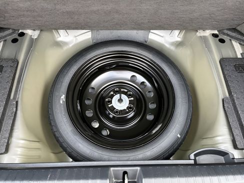 Used 2023 Subaru Legacy Premium image 13