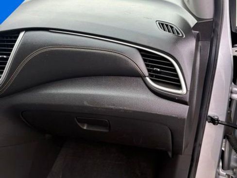 Used 2020 Chevrolet Trax LT w/ LT Convenience Package AWD/4WD image 29
