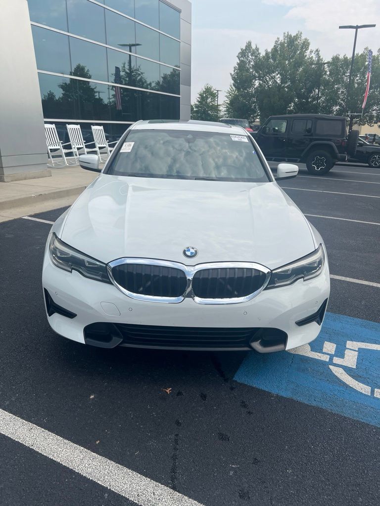 Used 2019 BMW 330i Sedan RWD image 4
