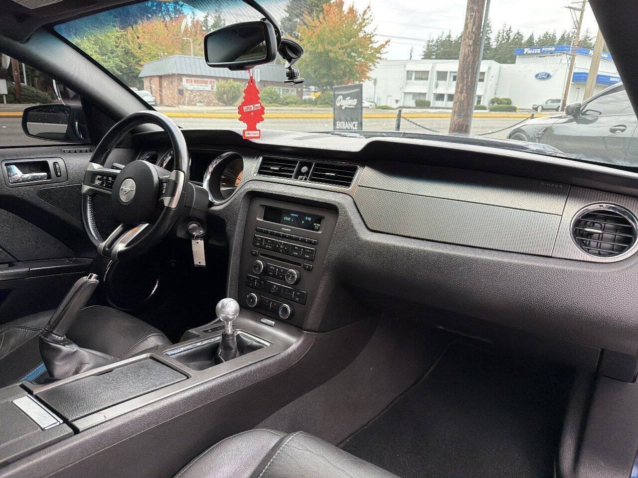 Used 2010 Ford Mustang GT Premium RWD image 17