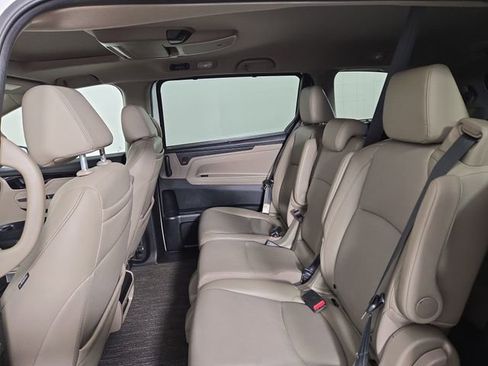 Used 2023 Honda Odyssey Touring image 15
