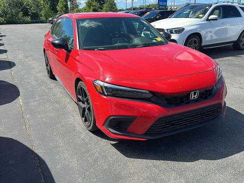 Used 2022 Honda Civic Sport image 2
