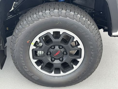 New 2026 Toyota Tacoma TRD Off-Road AWD/4WD image 15