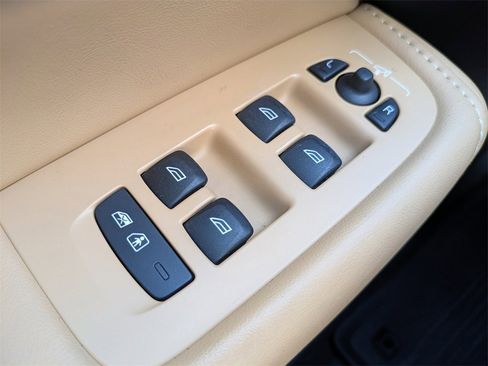 Certified 2022 Volvo XC60 B6 Inscription w/ Advanced Package image 25