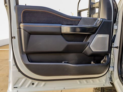 Used 2024 Ford F350 Platinum image 35