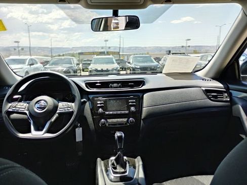 Used 2017 Nissan Rogue S AWD/4WD image 11