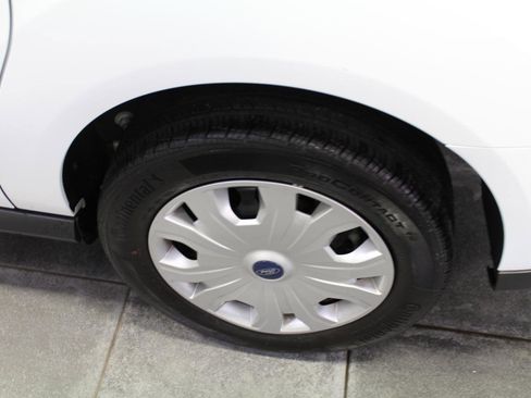 Used 2023 Ford Transit Connect XLT image 32