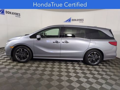 Used 2024 Honda Odyssey Elite image 2