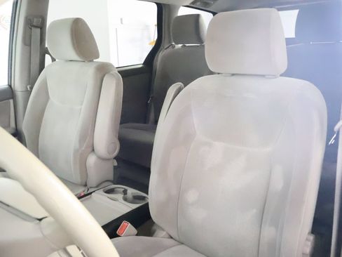 Used 2004 Toyota Sienna LE FWD image 27