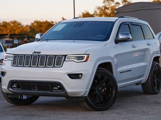 Used 2017 Jeep Grand Cherokee Overland w/ Jeep Active Safety Group video 1