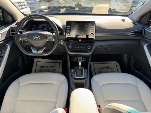 Used 2022 Hyundai Ioniq SE image 18