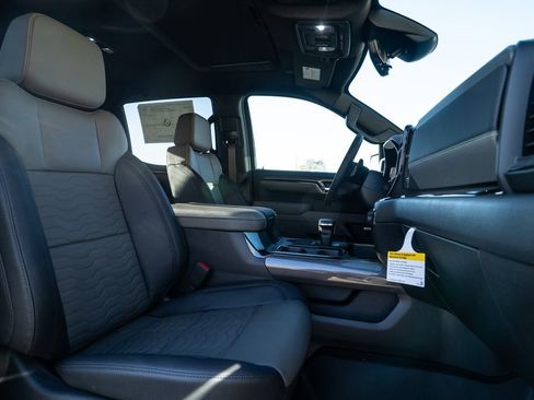 New 2026 Chevrolet Silverado 1500 ZR2 image 13