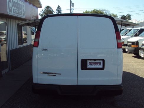 Used 2014 Chevrolet Express 1500 AWD image 7
