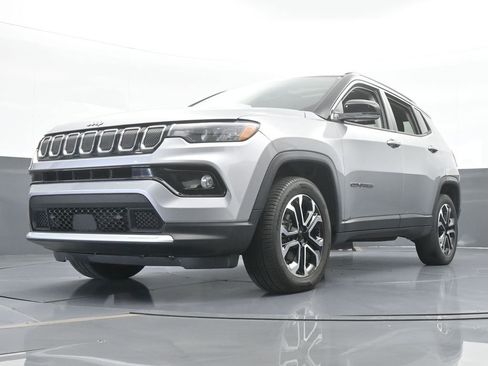 Used 2022 Jeep Compass Limited w/ Sun and Sound Group image 53