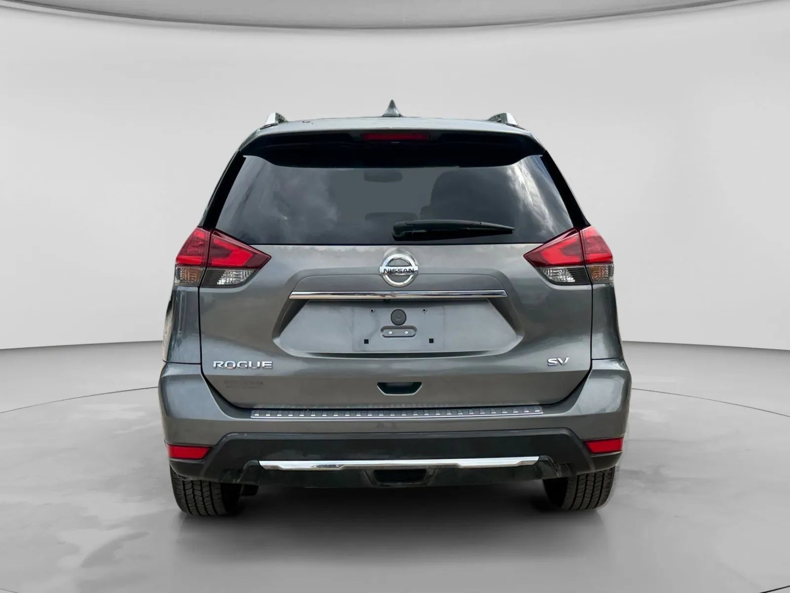 Used 2018 Nissan Rogue SV FWD image 4