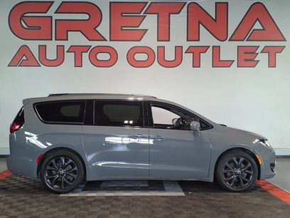Used 2020 Chrysler Pacifica Touring w/ S Appearance Package
