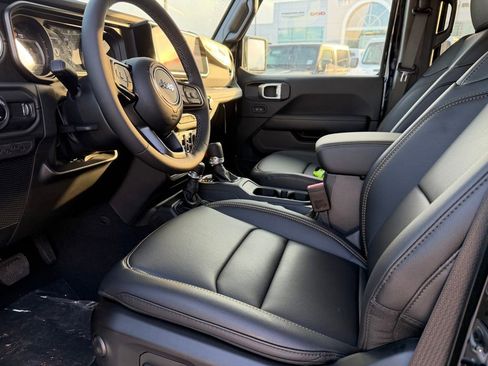 New 2026 Jeep Gladiator Mojave AWD/4WD image 12