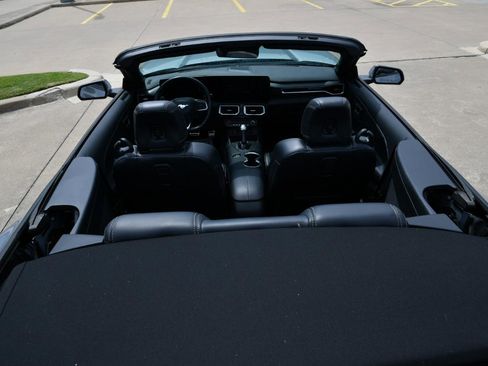 Used 2025 Ford Mustang Premium RWD image 28