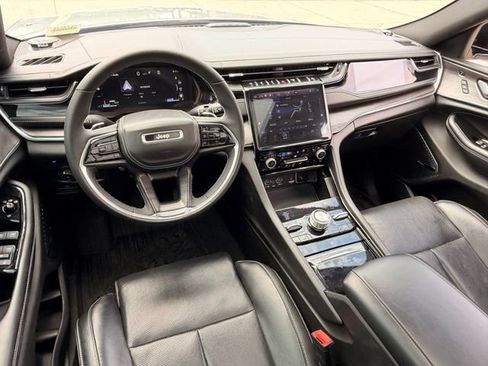Used 2023 Jeep Grand Cherokee Overland w/ Luxury Tech Group IV AWD/4WD image 11