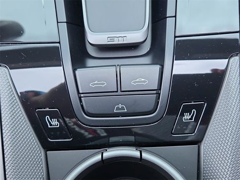 Used 2025 Porsche 911 Carrera image 15