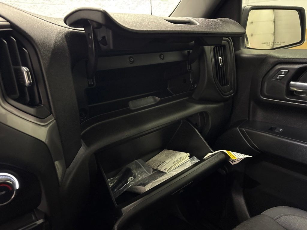 Used 2023 Chevrolet Silverado 1500 Custom AWD/4WD image 28