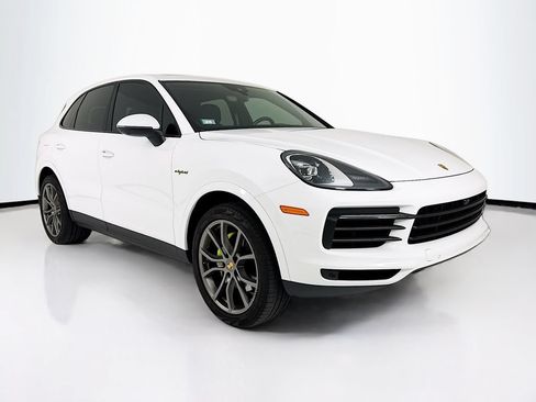 Certified 2023 Porsche Cayenne Platinum Edition AWD/4WD image 9