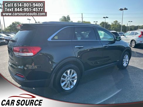 Used 2017 Kia Sorento AWD image 9