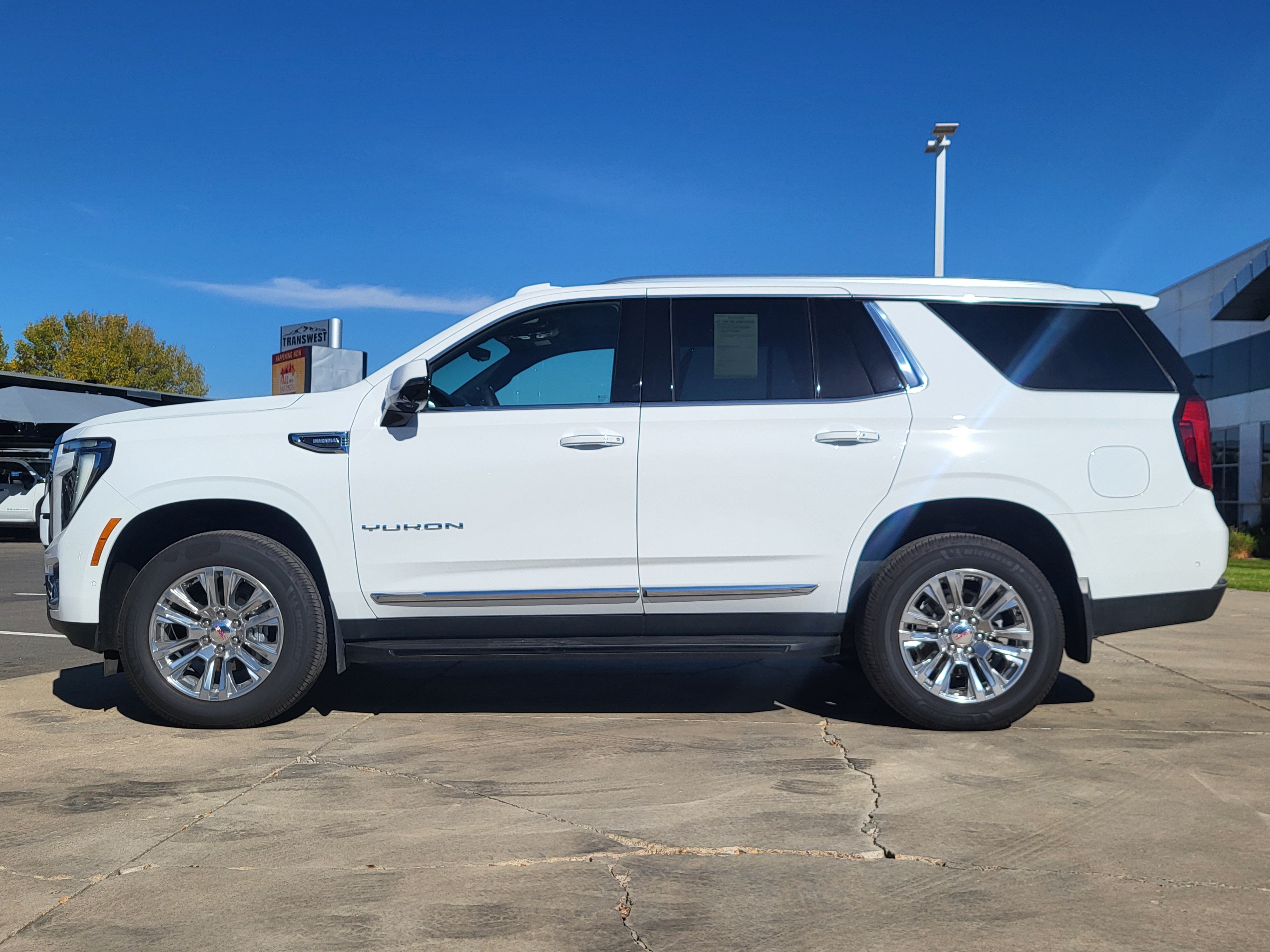 Used 2026 GMC Yukon Elevation w/ Elevation Premium Package AWD/4WD image 2