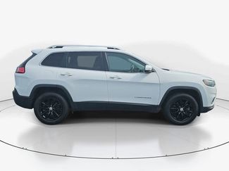 Used 2019 Jeep Cherokee Latitude Plus video 2