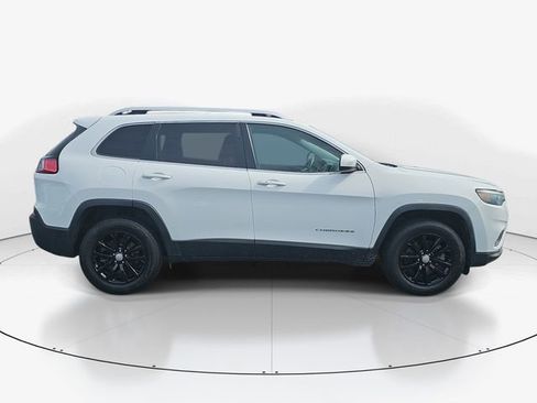 Used 2019 Jeep Cherokee Latitude Plus image 2