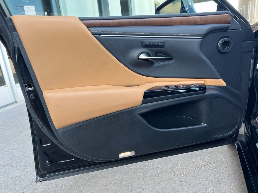 Used 2024 Lexus ES 350 w/ Premium Package FWD image 10