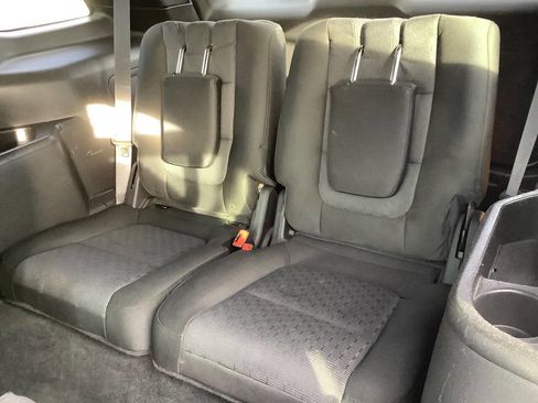 Used 2015 Ford Explorer XLT image 30
