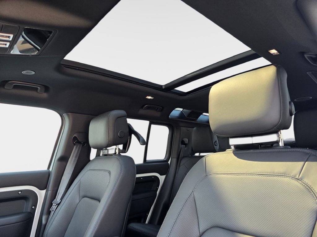 New 2026 Land Rover Defender 110 X-Dynamic SE AWD/4WD image 31
