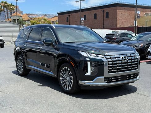 Used 2025 Hyundai Palisade Calligraphy FWD image 5